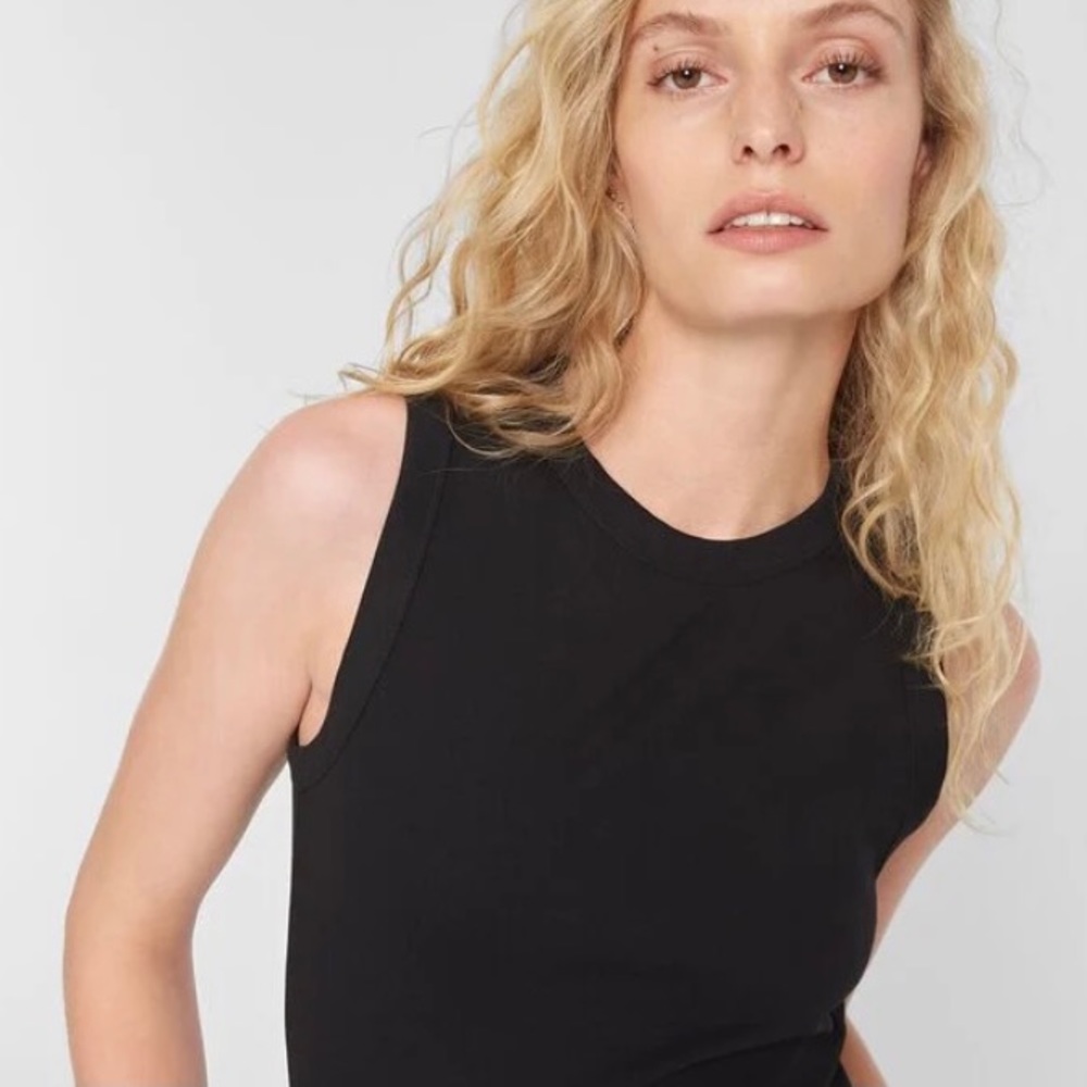 Club Monaco Perfect Tank Large NWT